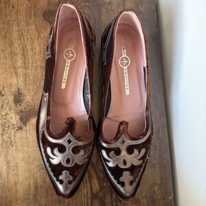 Mosquitos Beautiful Spanish Velvet Pointed Toe Kitten Heel Shoes New  Size 6.5